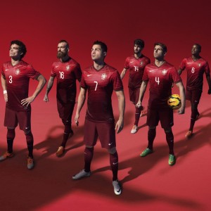 爱游戏手机游戏-足球专业就业市场呈现复合型人才需求趋势，足球行业的就业前景如何